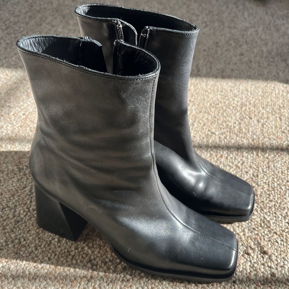 Alohas South size 38 (7-7.5) black leather block heel boots